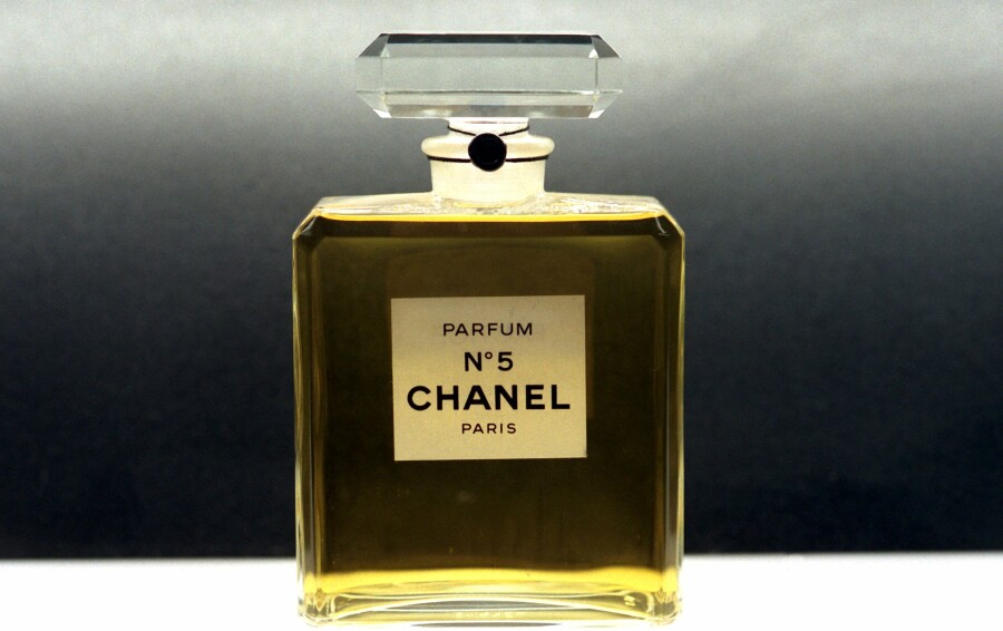 Chanel No 5 Eau de Parfum 100th Anniversary – Ask For The Moon Limited  Edition Chanel perfume - a fragrance for women 2021